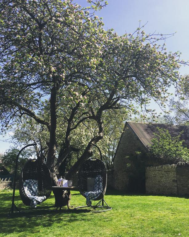 The Wychwood Inn Shipton under Wychwood Buitenkant foto